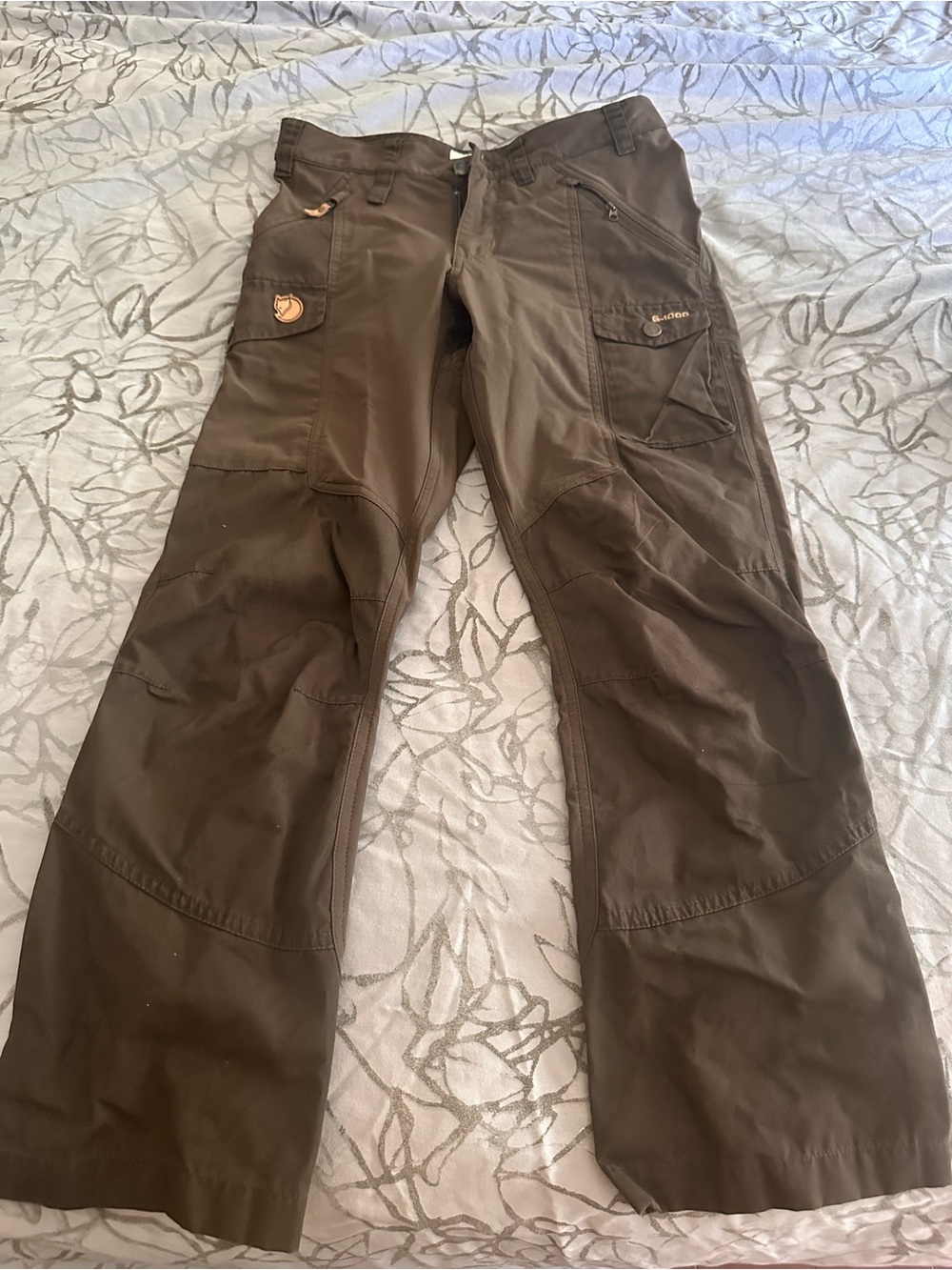 2 pairs of Fjallraven hiking pants in Olive Green and Burgundy - Picture 5 of 7